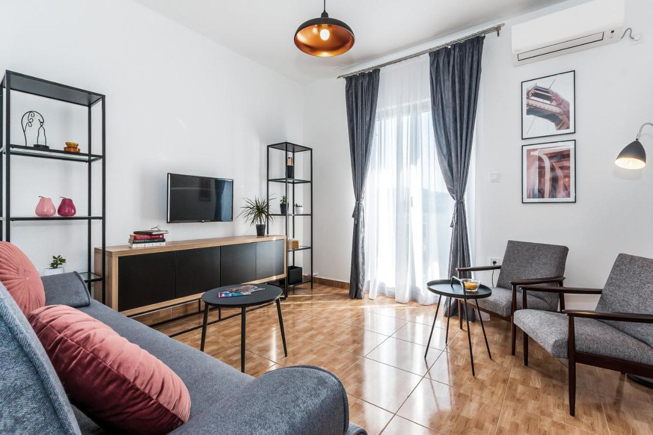 Tanya Apartment *
